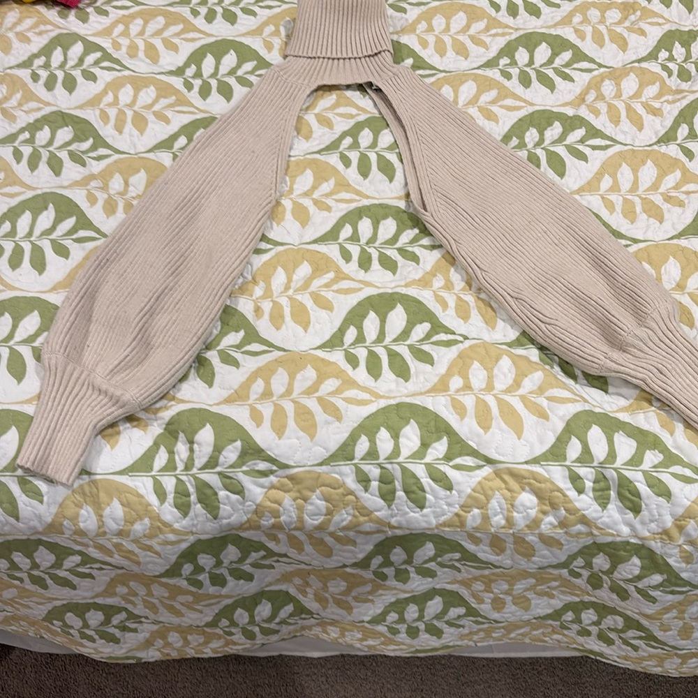 Zara turtleneck arm sweater size M